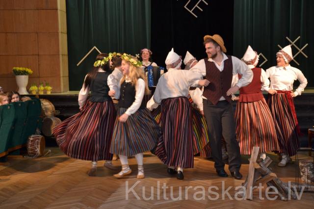 Folkloras kopa "Saulgani"